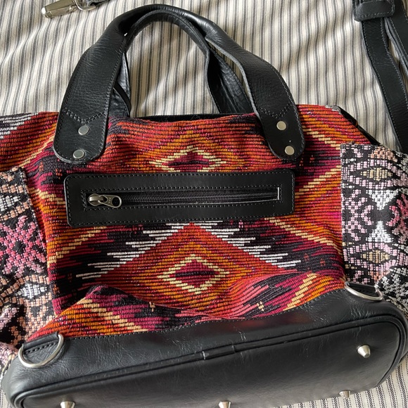 DC Bags mini-bumblebee convertible day bag - Picture 6 of 8